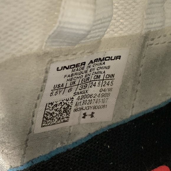 Under Armour sneakers - Picture 3 of 4